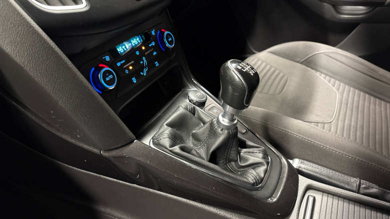 Ford Focus 1.0 EcoBoost 125 Titanium 5dr Petrol Hatchback